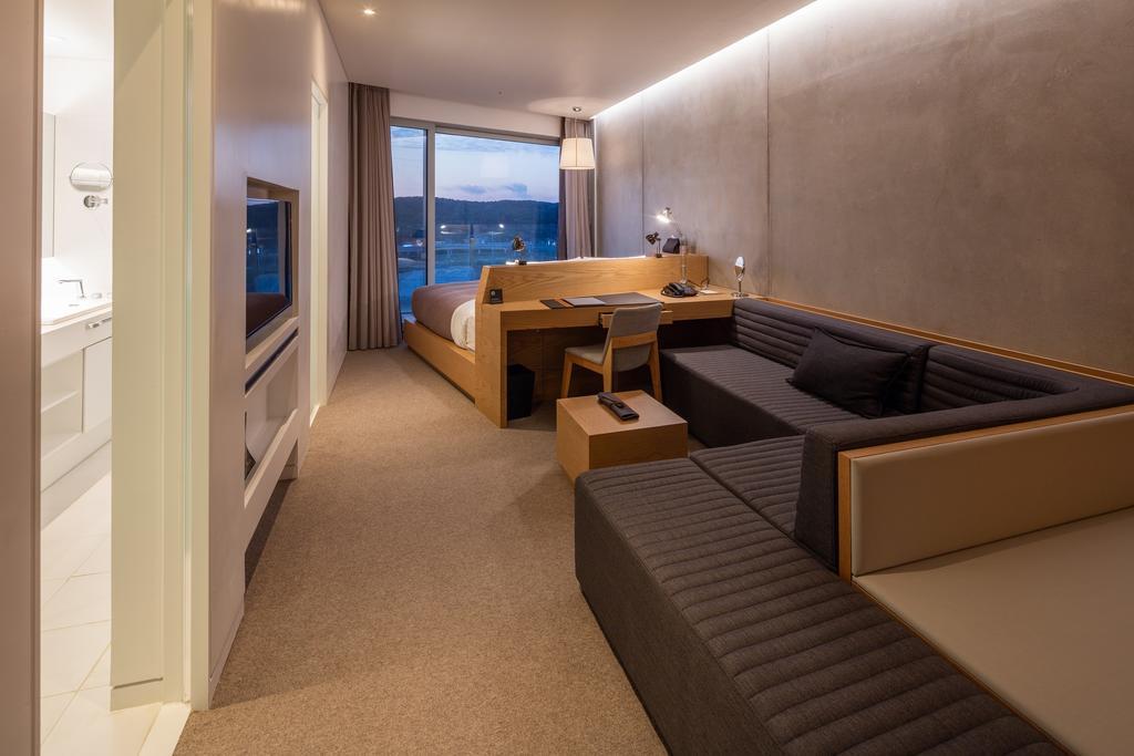 Nest Hotel Инчон Екстериор снимка A room at the hotel